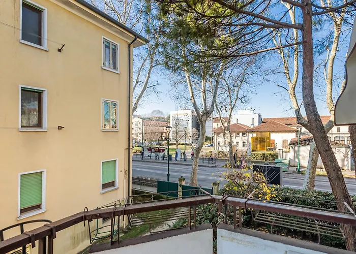 Guesthost - Matilde House Near The Station! * 메스트레